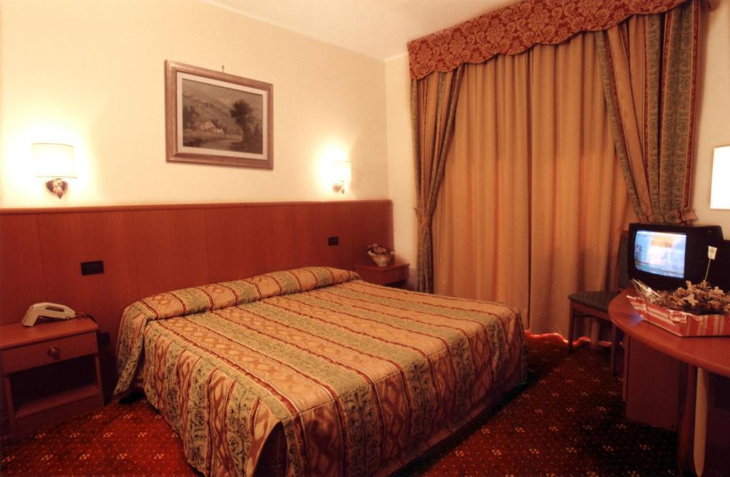 Hotel Cinzia Ristorante Christian E Manuel Βερτσέλλι Δωμάτιο φωτογραφία